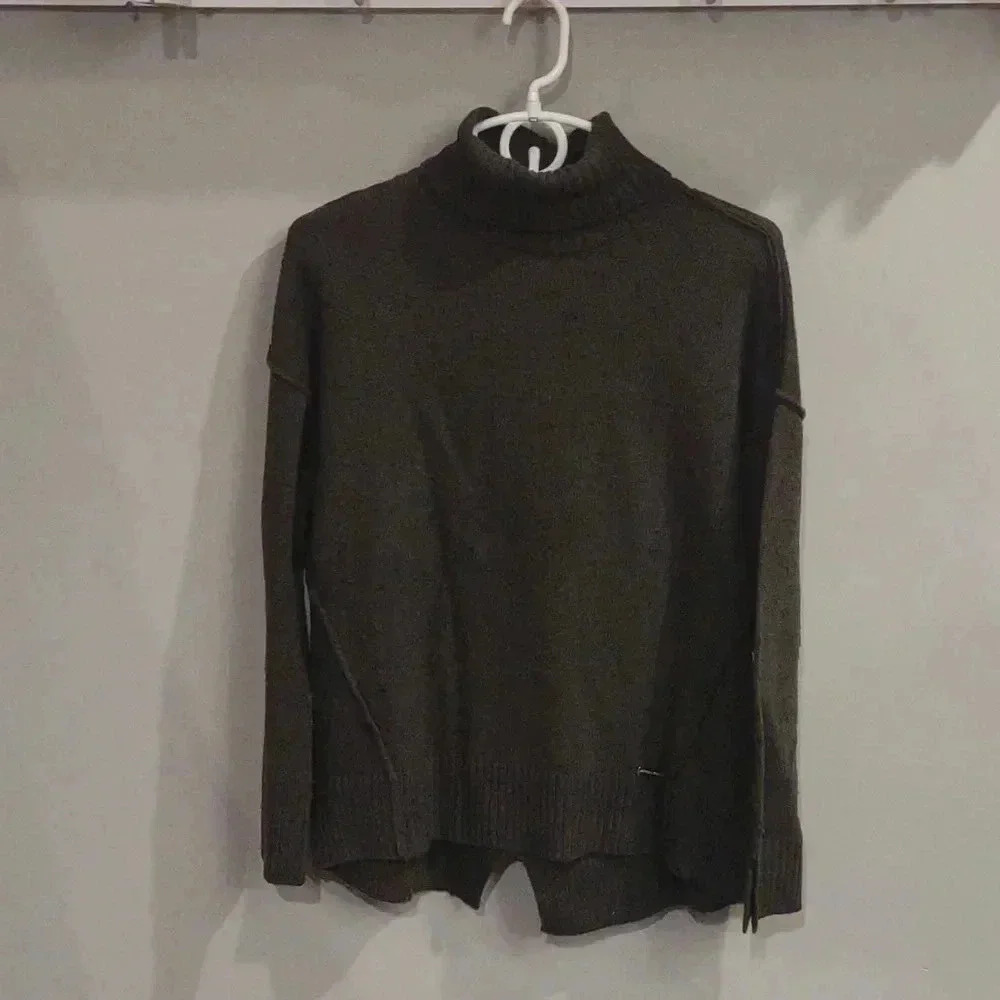 Michael Kors‎ women's med forest green long sleeve turtleneck wool blend sweater